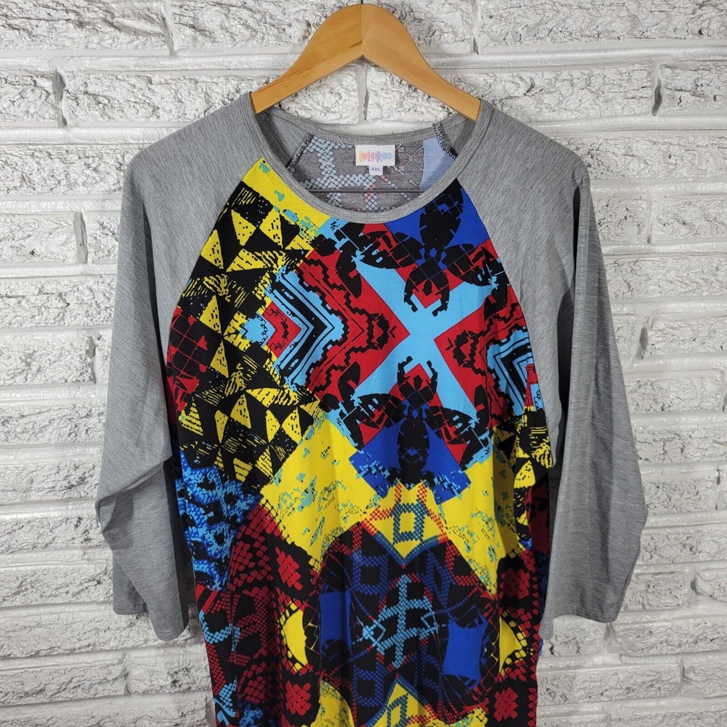 Lularoe Womens Top 3XL Plus Tee 3/4 Raglan Sleeve Blue Red Geometric Poly Blend