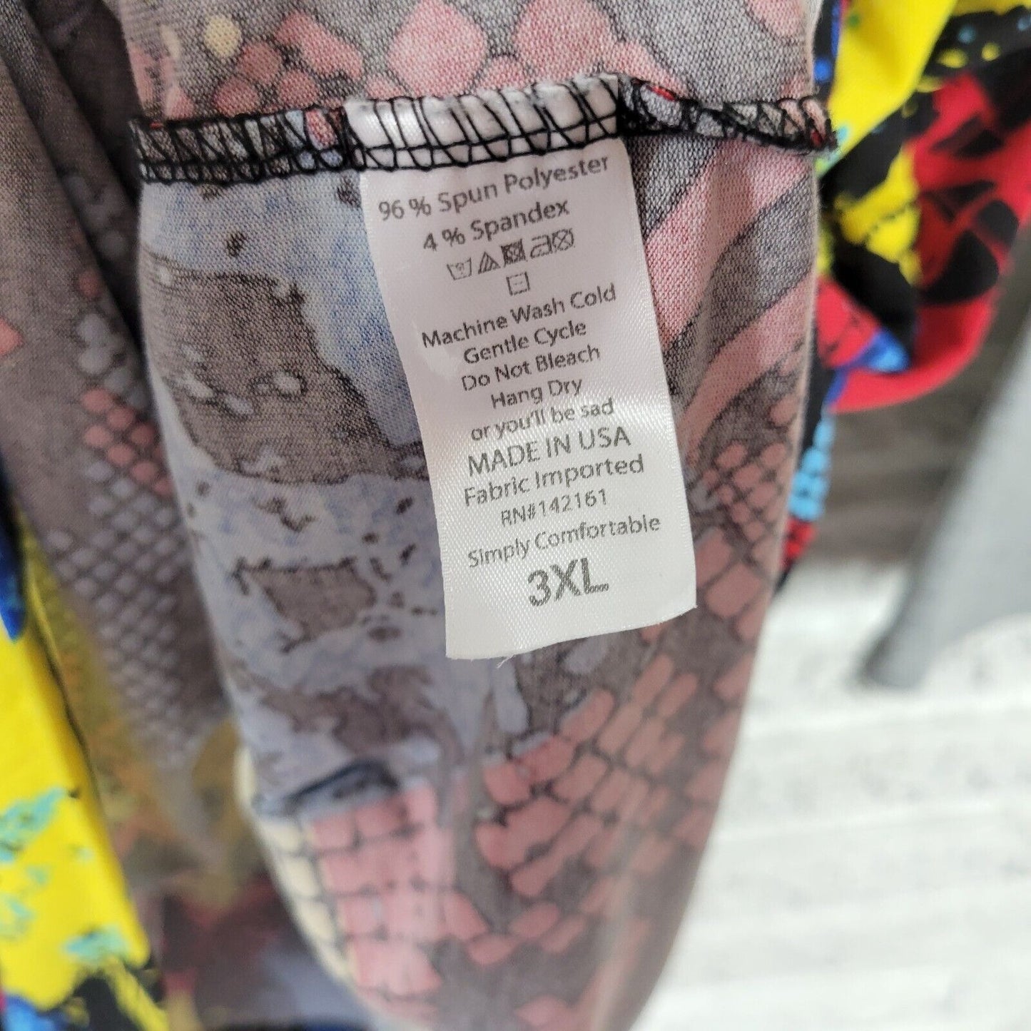 Lularoe Womens Top 3XL Plus Tee 3/4 Raglan Sleeve Blue Red Geometric Poly Blend