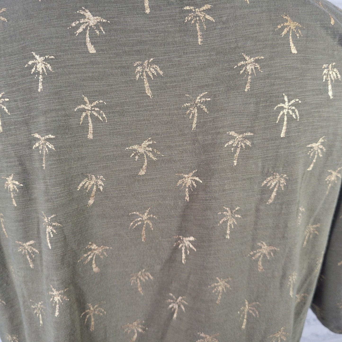 Chicos Women Top 3 Standard XL Ultimate Tee Comfy Green Gold Palm Trees Tropical