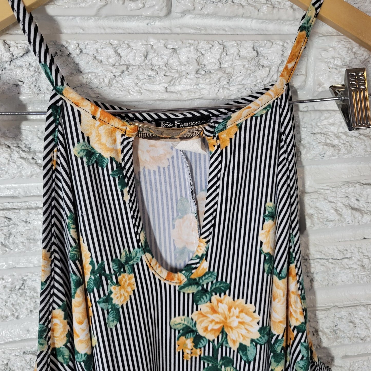 Top Fashion New York Womens Top 3X Plus Tank Spaghett Strap Tan Green Stripe