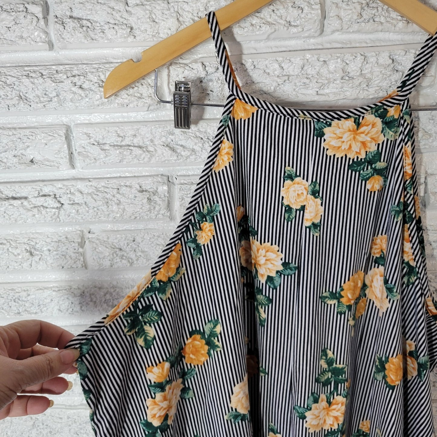 Top Fashion New York Womens Top 3X Plus Tank Spaghett Strap Tan Green Stripe