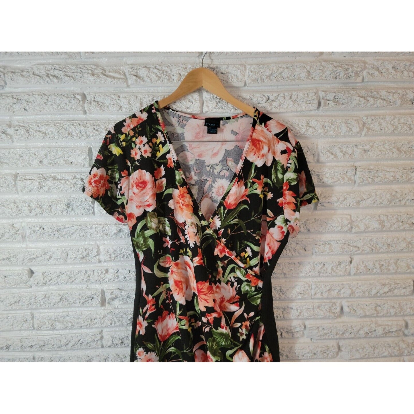 Rue 21 Women Dress 3X Mini Sheath Black Pink Floral Short Sleeve Office Career