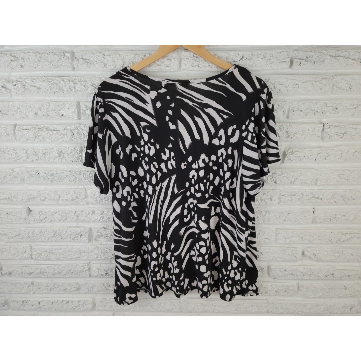 Notations Womens Top 2X Plus Short Sleeve Pullover Career  Black Animal Print