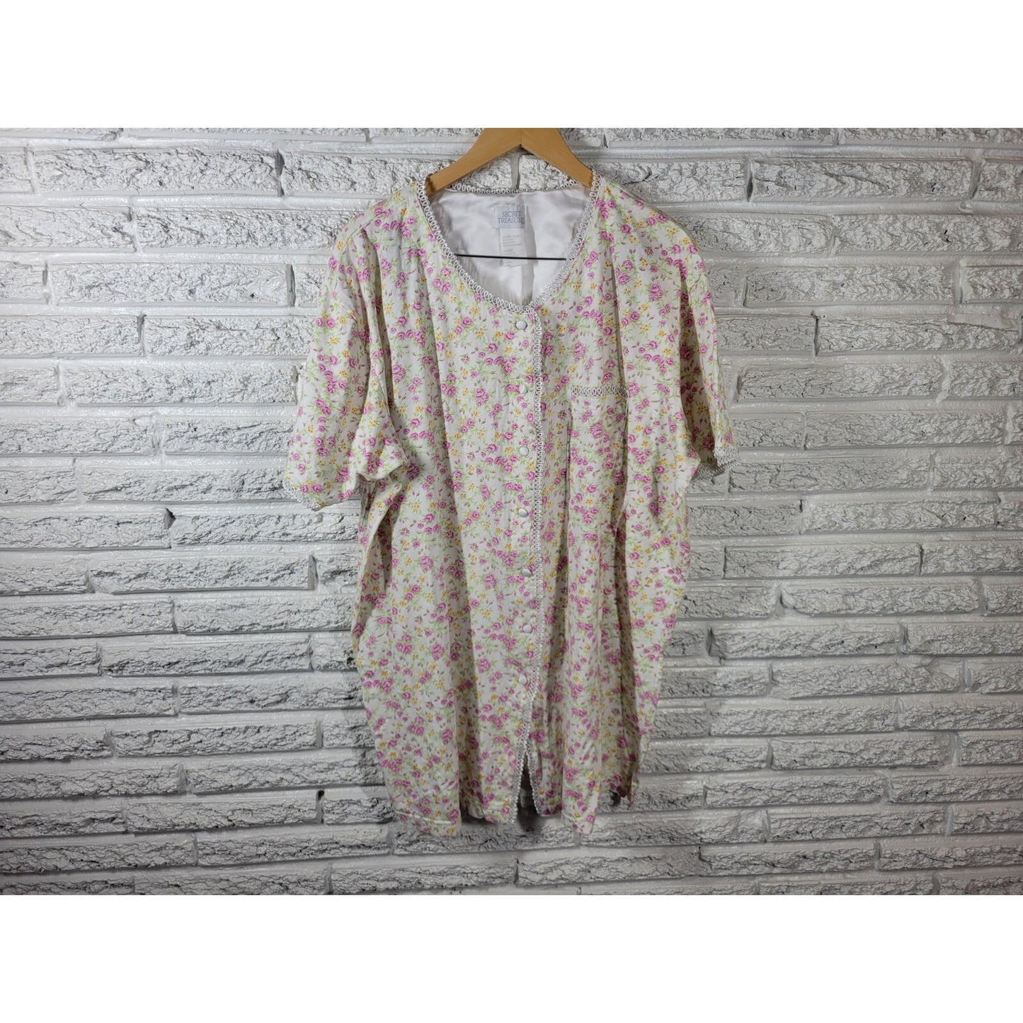 Secret Treasures Women Robe 2X Plus Short Sleeve Button Lightweight Pink Floral
