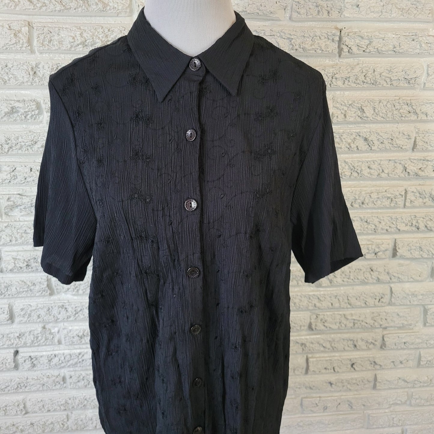 Kathie Lee Womens Top 18W 20W Plus Short Sleeve Black Lightweight Embroidered