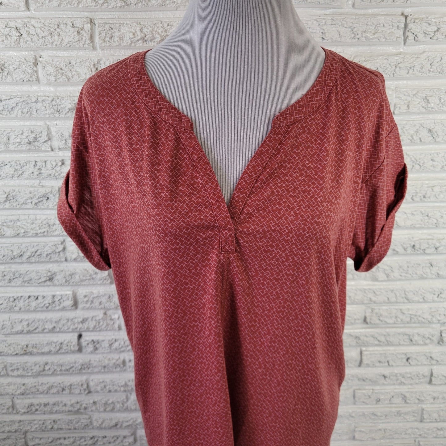 LL Bean Women's XL Top Brown Geometric V-Neck Short Sleeve Stretch Pullover