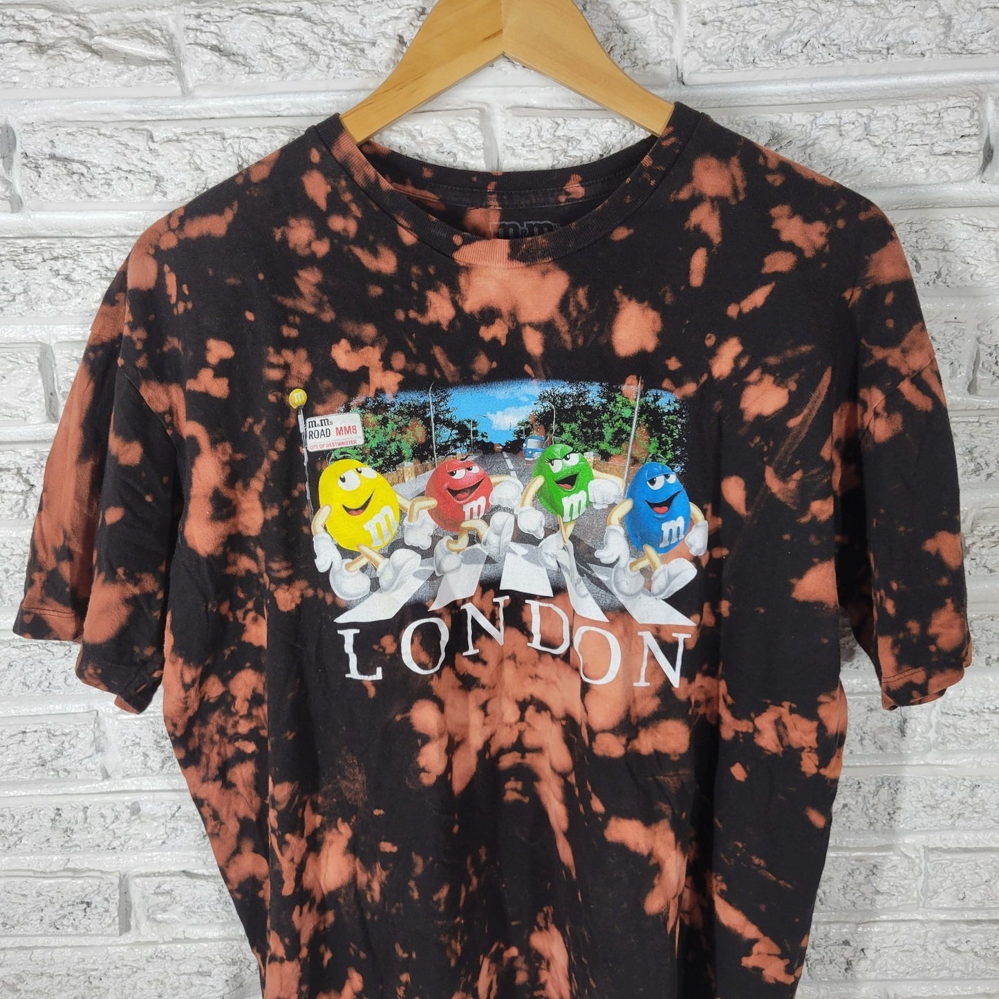 M&Ms Womens Top Extra Large XL Tee Short Sleeve London Black Tan Tie Dye Cotton