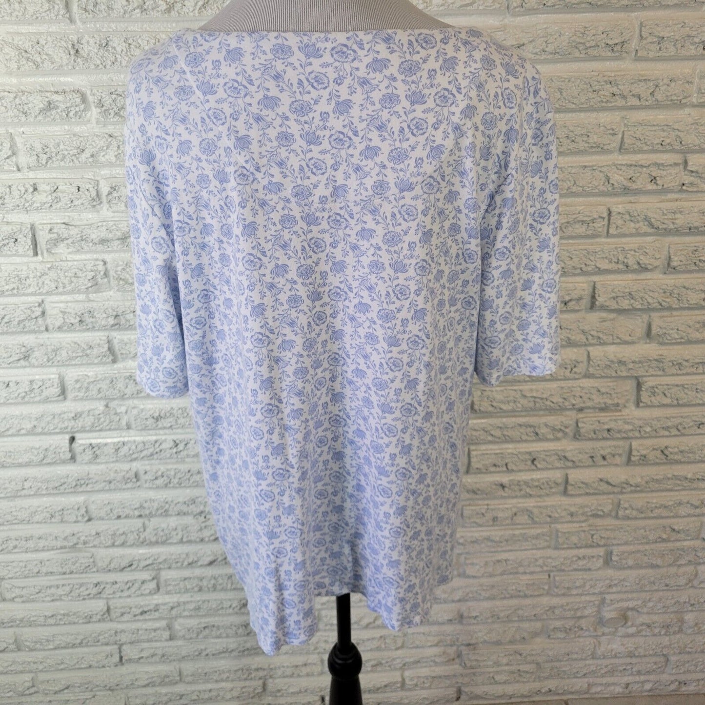 Croft Barrow Womens Top Extra Large Tee Short Sleeve Blue Floral Cotton Comfy
