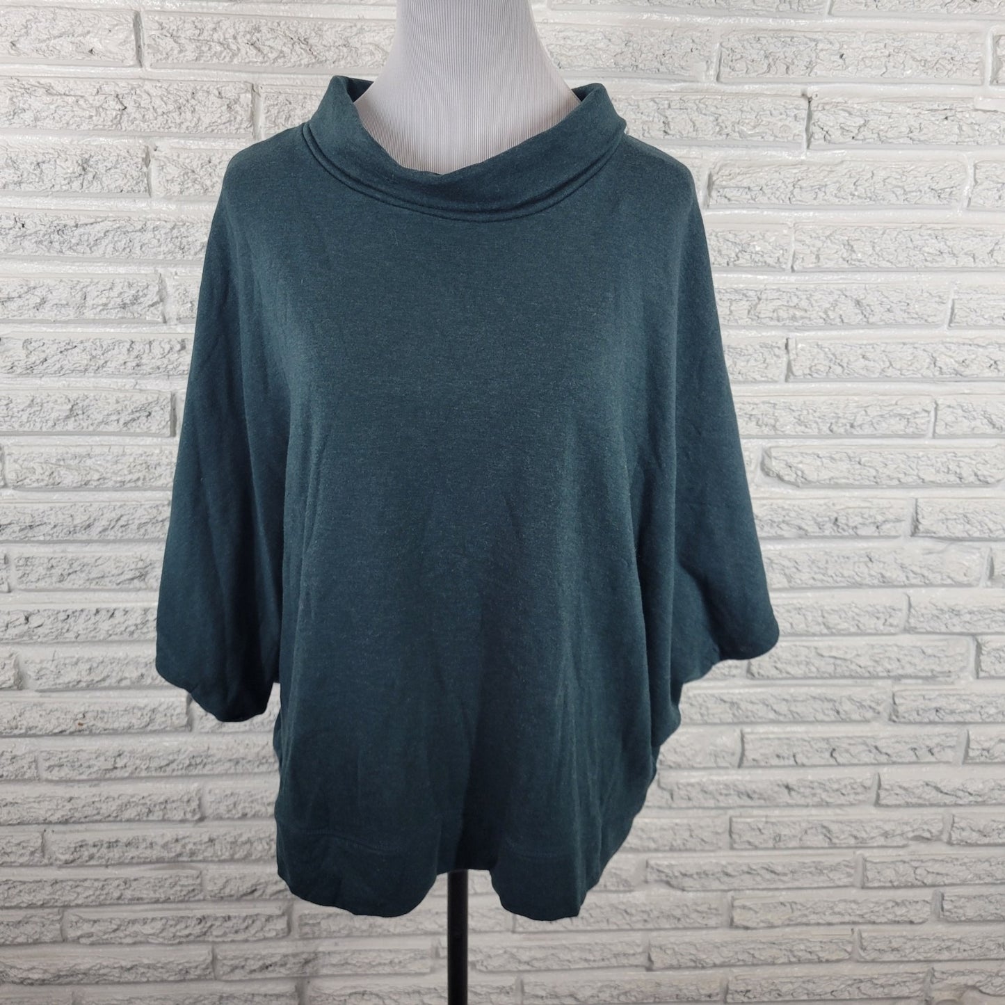 Tahari Women Sweatshirt XL Dolman Sleeve Oversized Turtleneck Green Casual Comfy