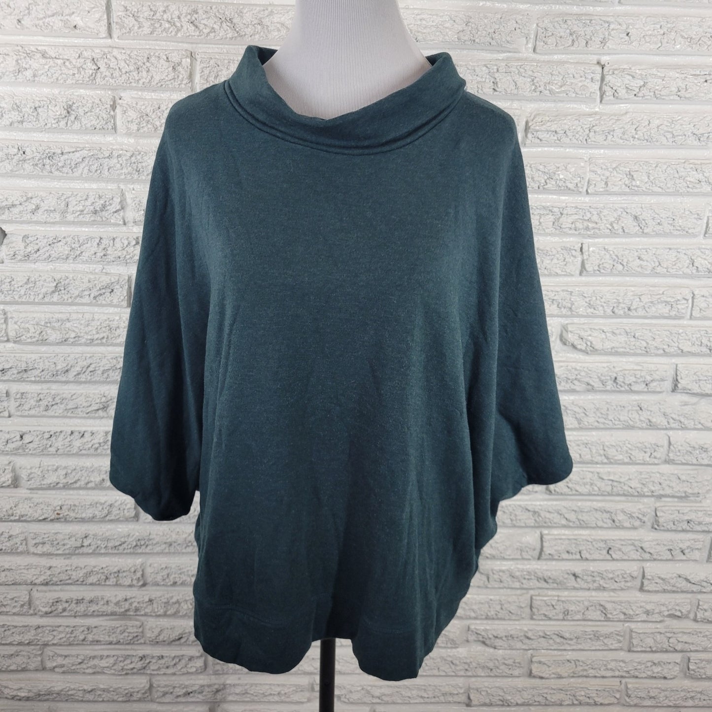 Tahari Women Sweatshirt XL Dolman Sleeve Oversized Turtleneck Green Casual Comfy