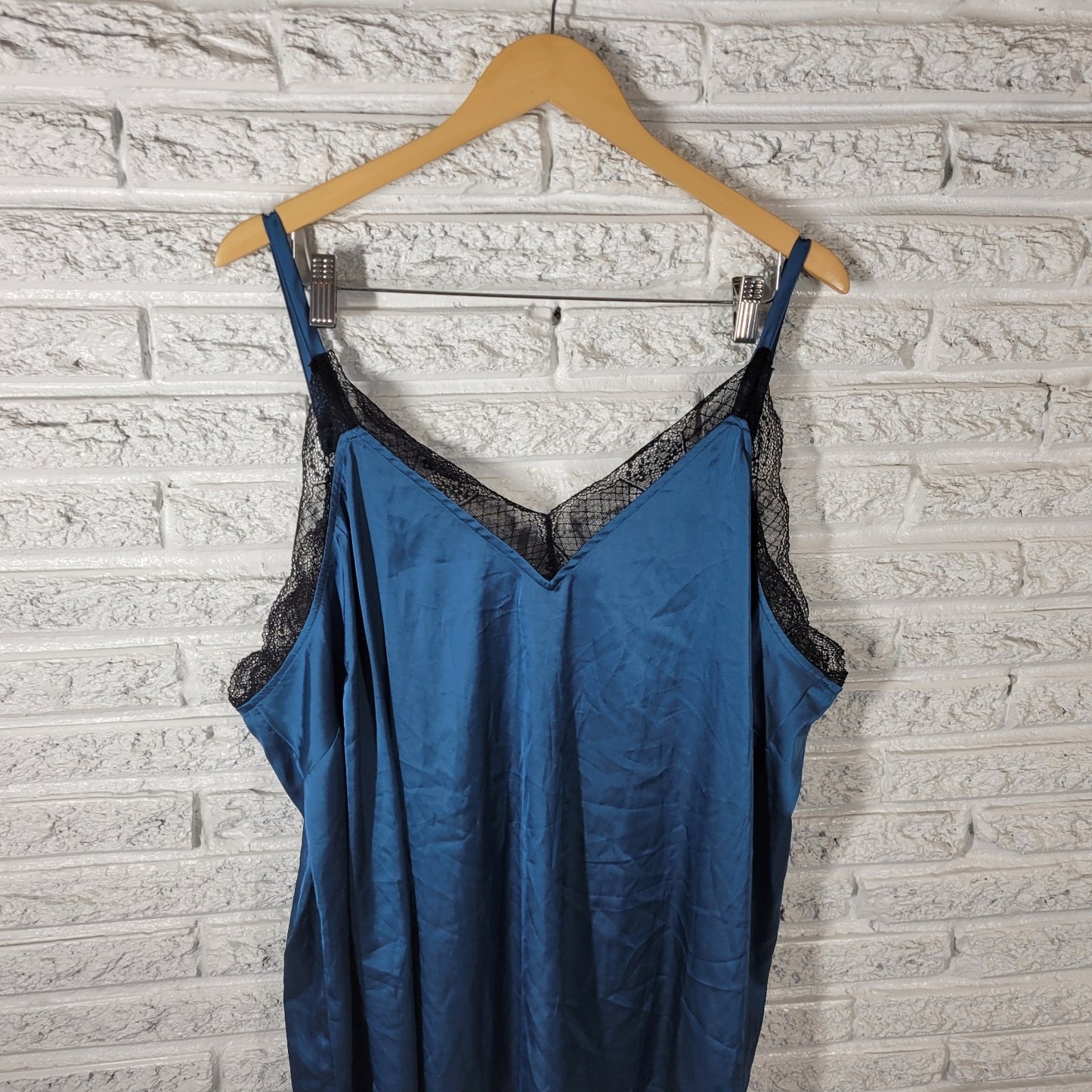 Torrid Womens Top 4 4X Camisole Adjustable Spaghetti Lace Trim Blue Poly Blend