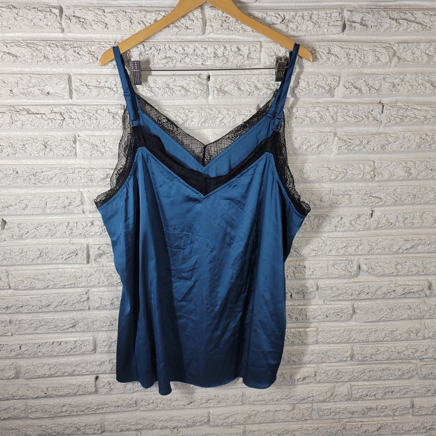 Torrid Womens Top 4 4X Camisole Adjustable Spaghetti Lace Trim Blue Poly Blend