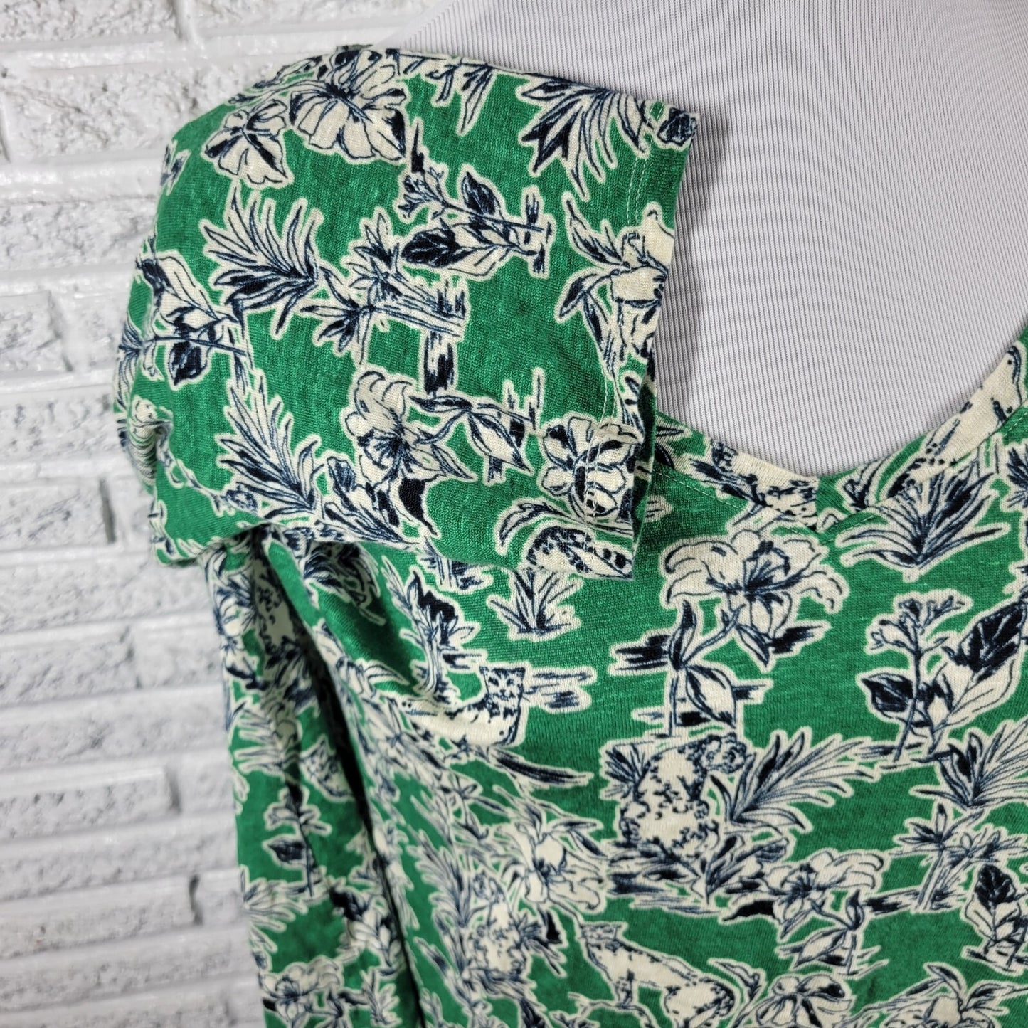 C&C California Womens Top 2X Plus 3/4 Sleeve Green Floral Linen Lightweight
