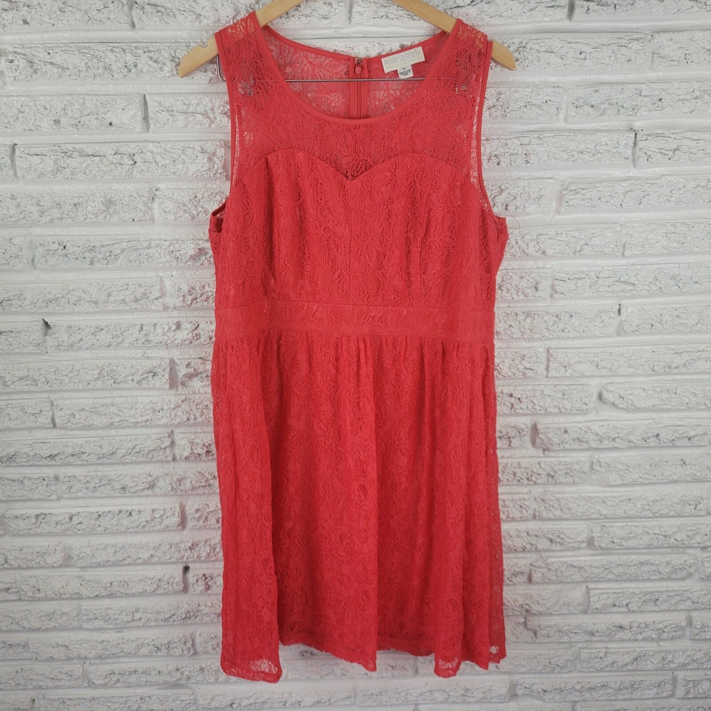 Forever 21 Womens Dress 1X Plus Sheath Sleeveless Red Lace Party Knee Length