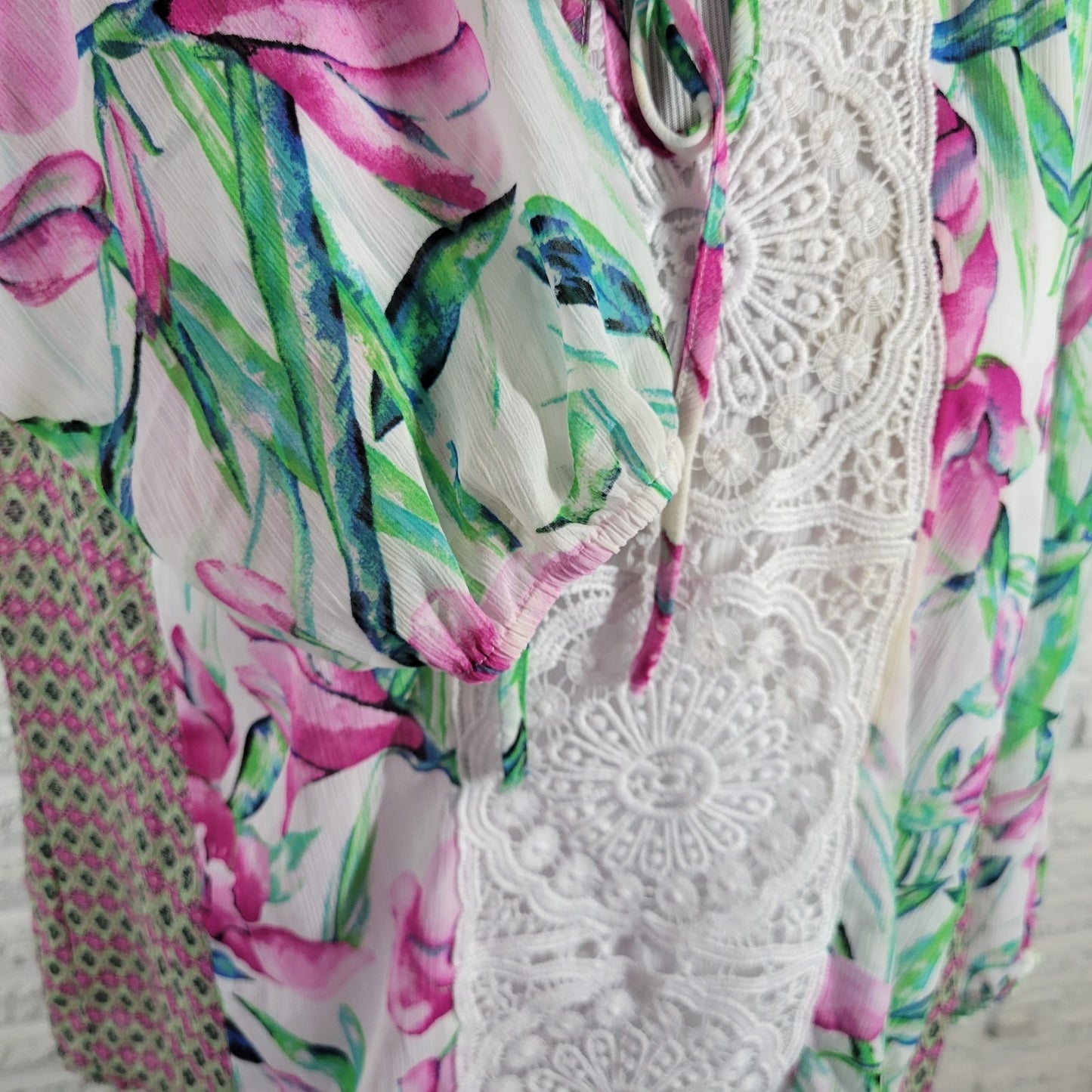 Zac Rachel Womens Top XL 3/4 Sleeve Pink Green Floral Sheer Keyhole Lace Trim