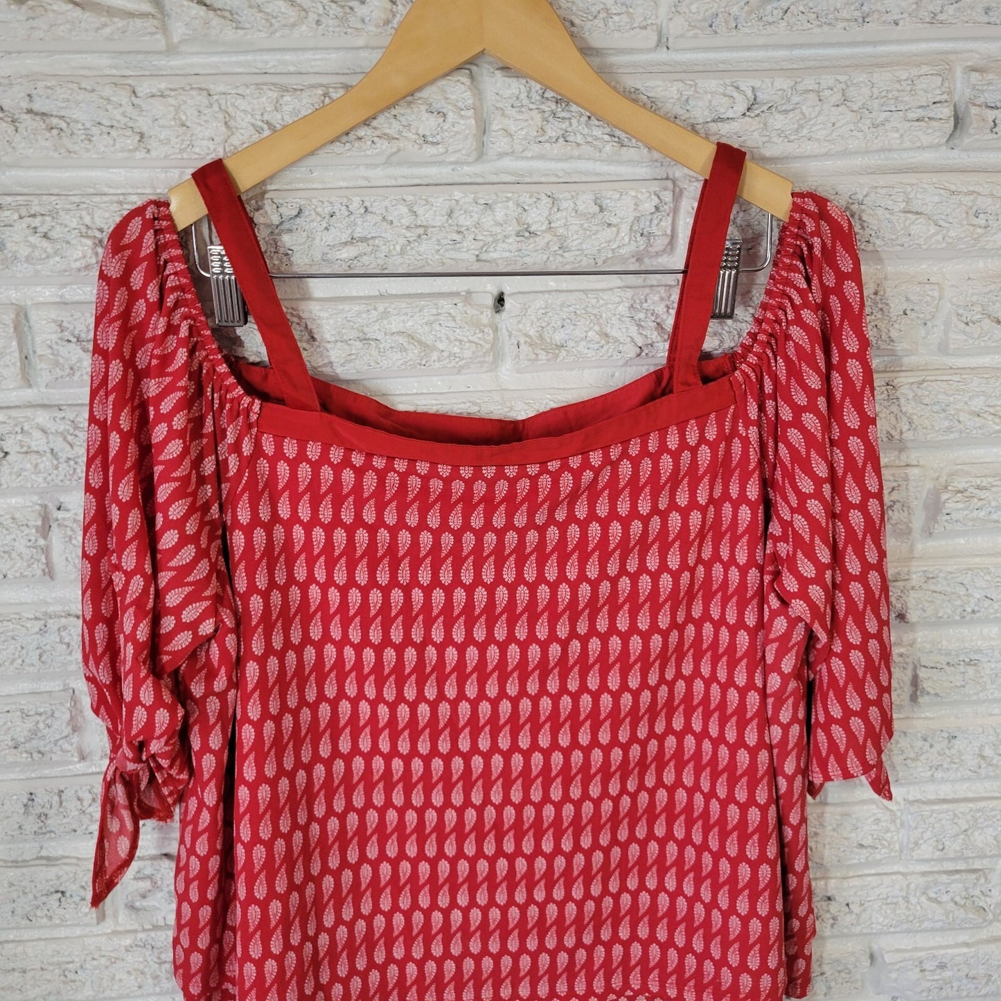 Cato Est 1946 Women Top 14W 16W Plus Swing Red Paisley Cold Shoulder Poly Blend