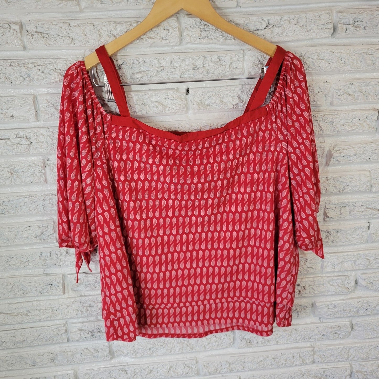 Cato Est 1946 Women Top 14W 16W Plus Swing Red Paisley Cold Shoulder Poly Blend