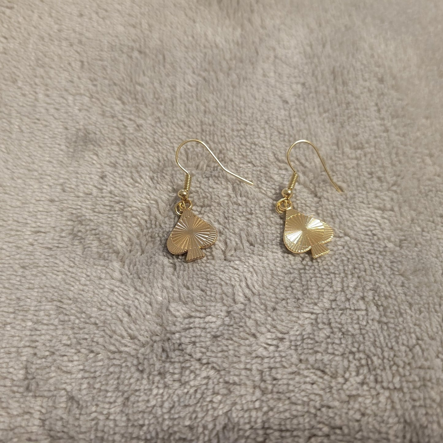 Spades Poker Suit Casino Earrings Hanging Dangle Novelty Fish Hook