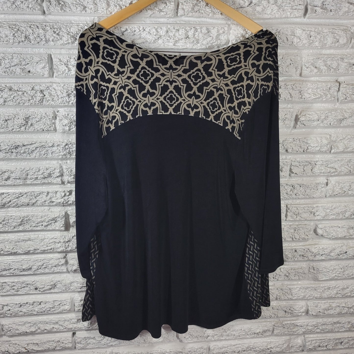 Chico's Travelers XL Black Geometric 3/4 Sleeve Blouse Acetate Spandex Stretch