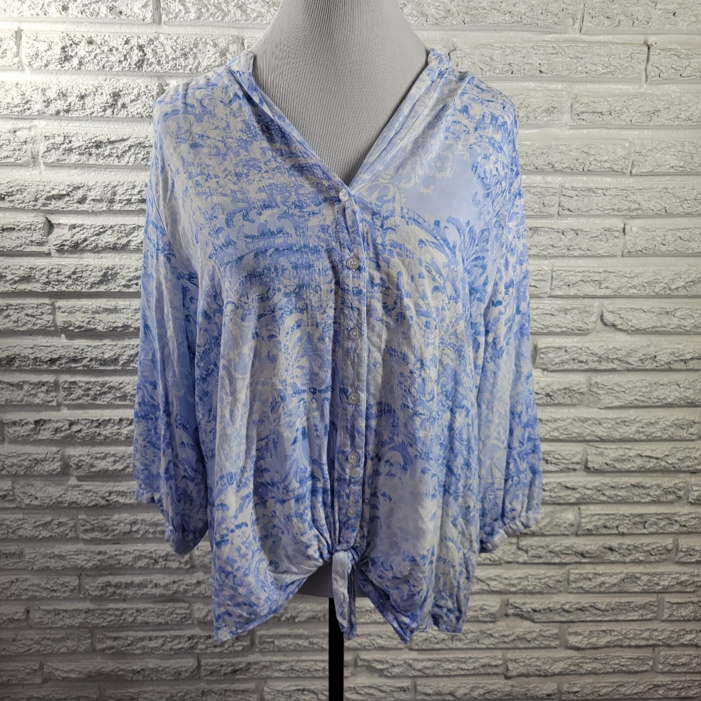 Spense Women's 1X Plus Top Blouse Blue Geometric V-Neck 3/4 Sleeve Tie Closure