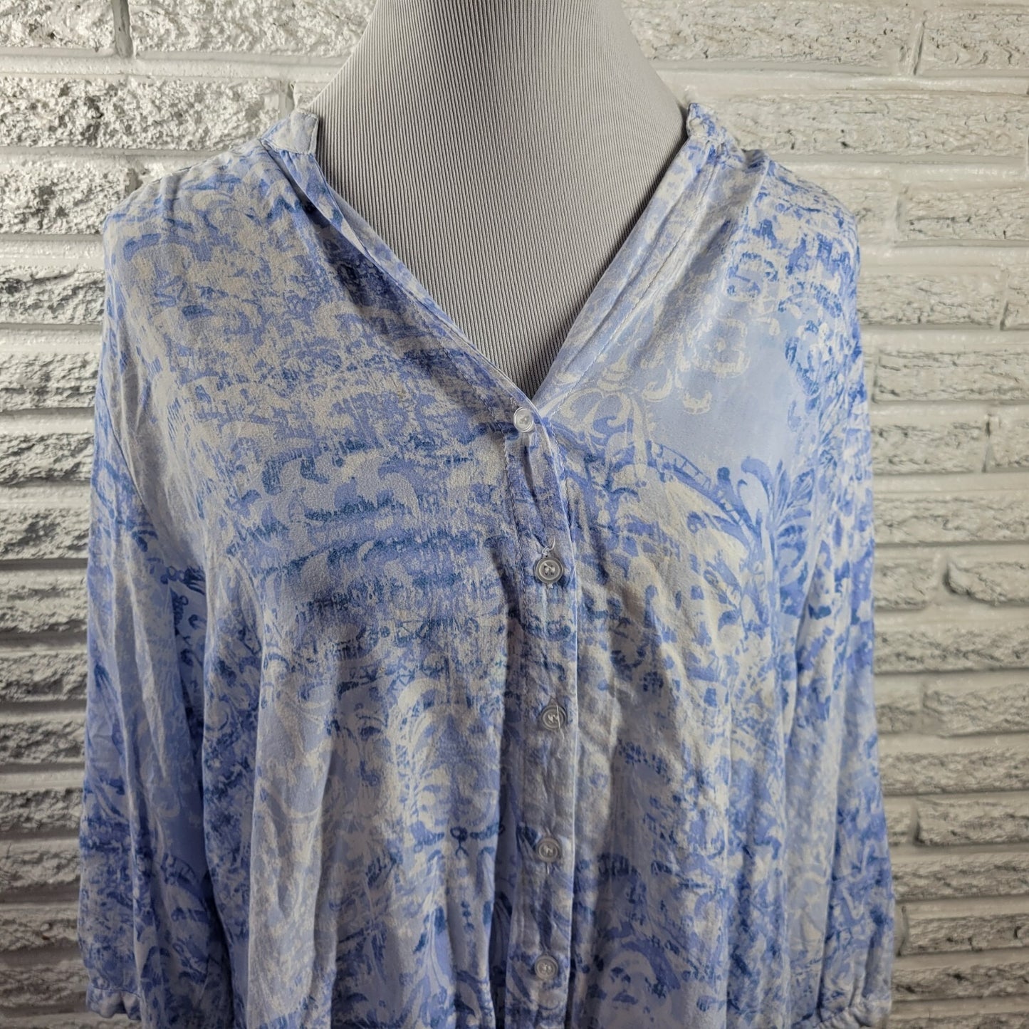Spense Women's 1X Plus Top Blouse Blue Geometric V-Neck 3/4 Sleeve Tie Closure