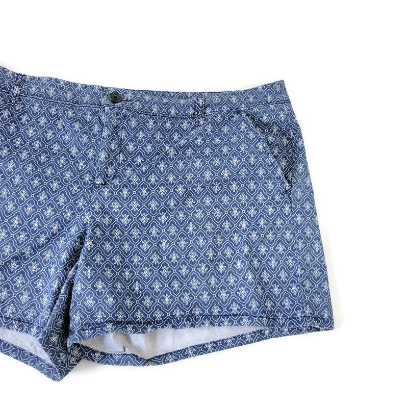 Liz Claiborne Womens Shorts 18 Plus Classic Blue Floral Zip Fly Cotton Blend