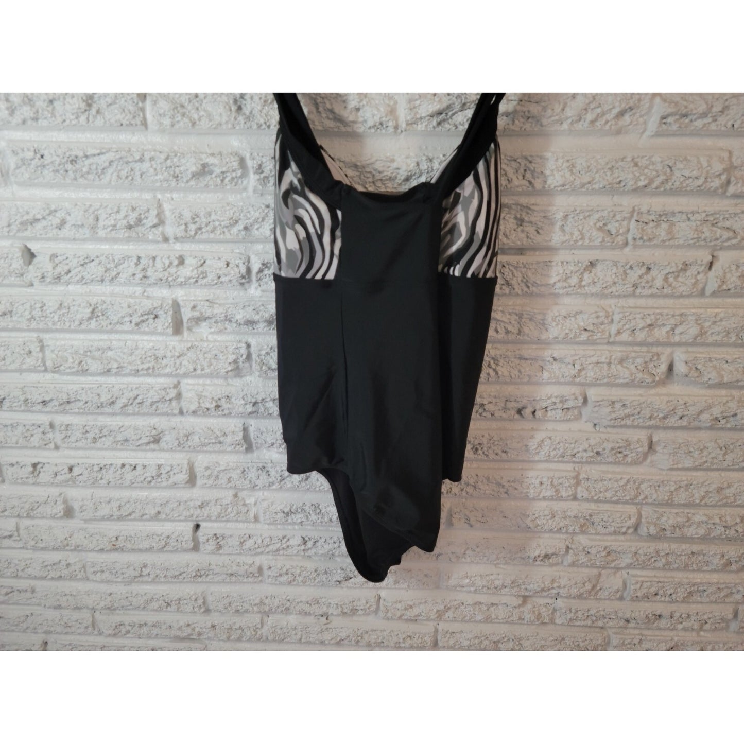 Catalina Womens Swimsuit 3X 22W 24W Plus One Piece Animal Print Bra Cross Back