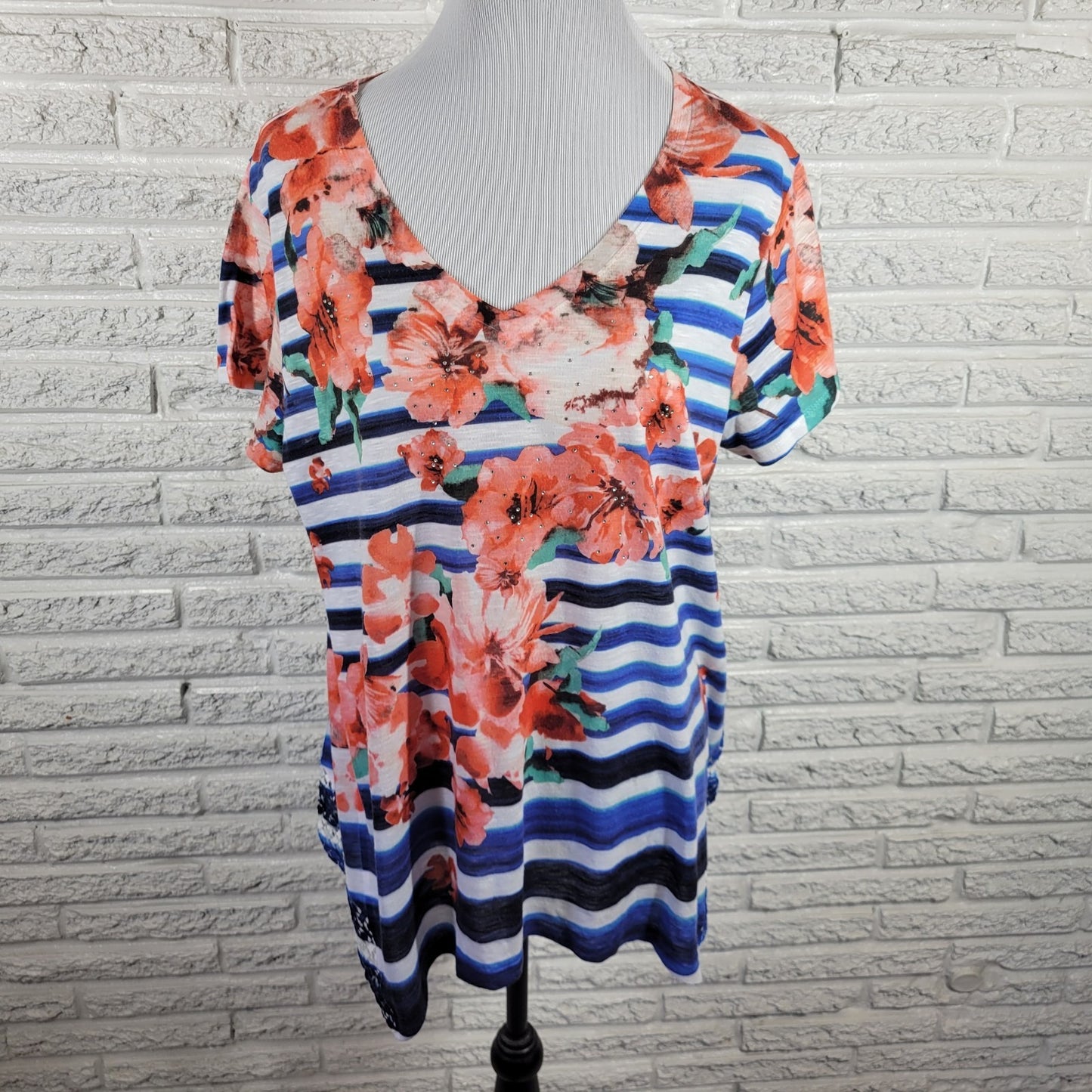 Time and Tru XL 16-18 Top Red Blue Floral Rhinestones Crochet Jersey V-Neck Tee