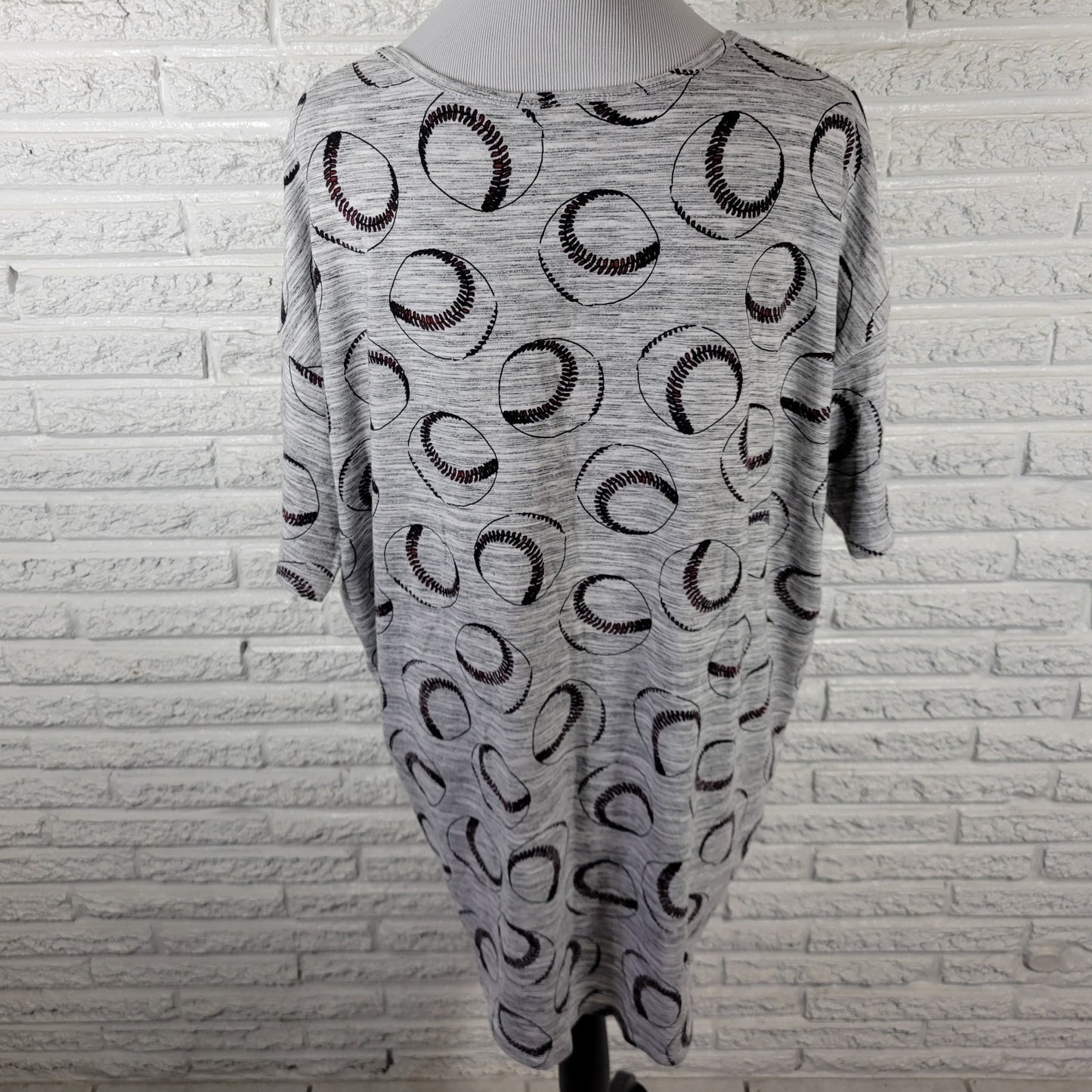 LuLaRoe XL Tee T-Shirt Gray Heather Baseballs Print Crew Neck GRA76E