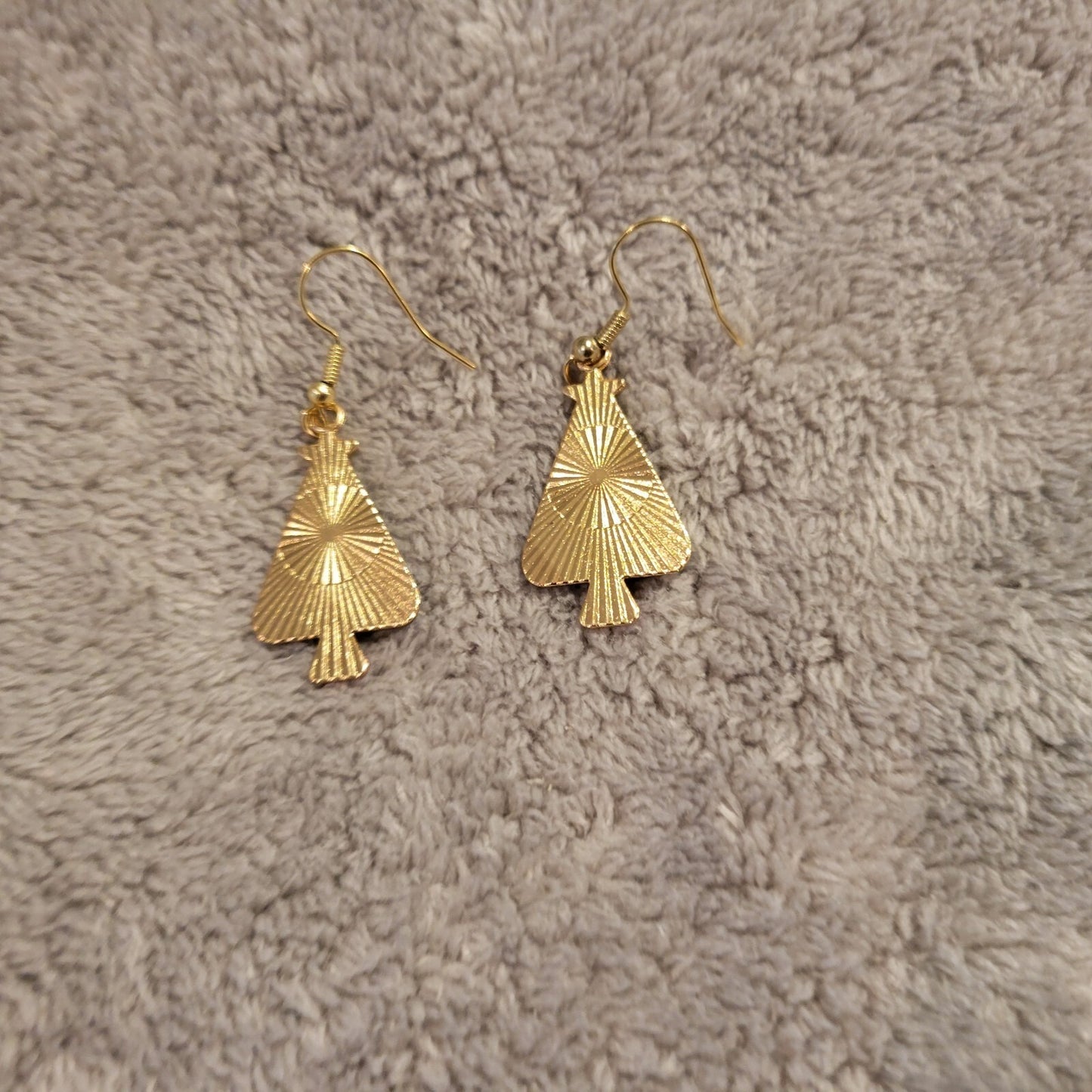 Christmas Trees #4 Womens Earrings One Pair Tinsel Hanging Gold Tone Holiday