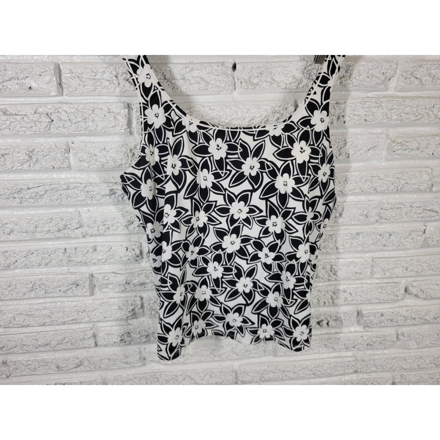 Tropical Escape Women Swim Top 20W Plus Black Floral Wide Strap Built in Bra