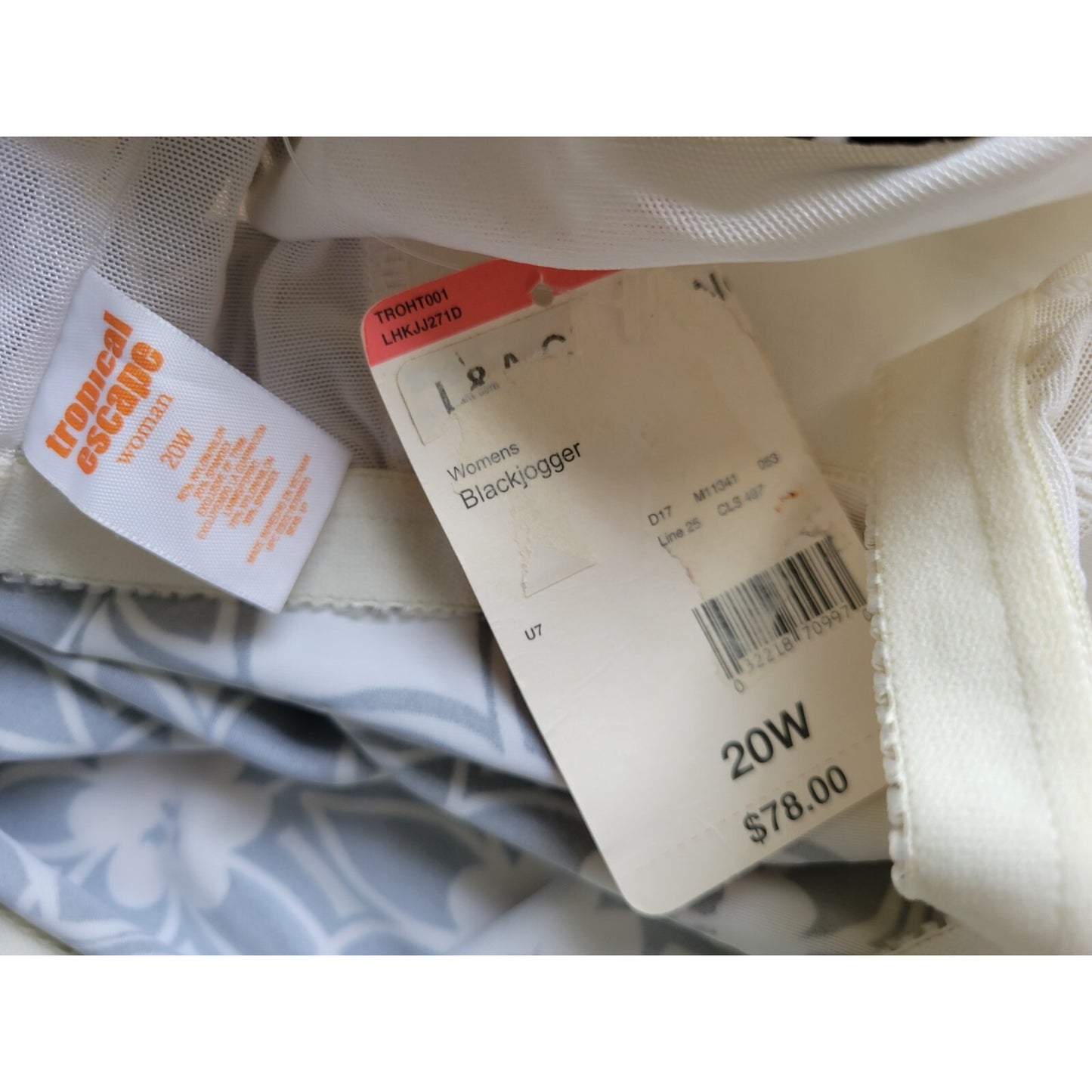 Tropical Escape Women Swim Top 20W Plus Black Floral Wide Strap Built in Bra