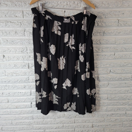 Alfred Dunner Women Skirt 22W Plus ALine Pull On Black Gray Floral Sheer Pleated