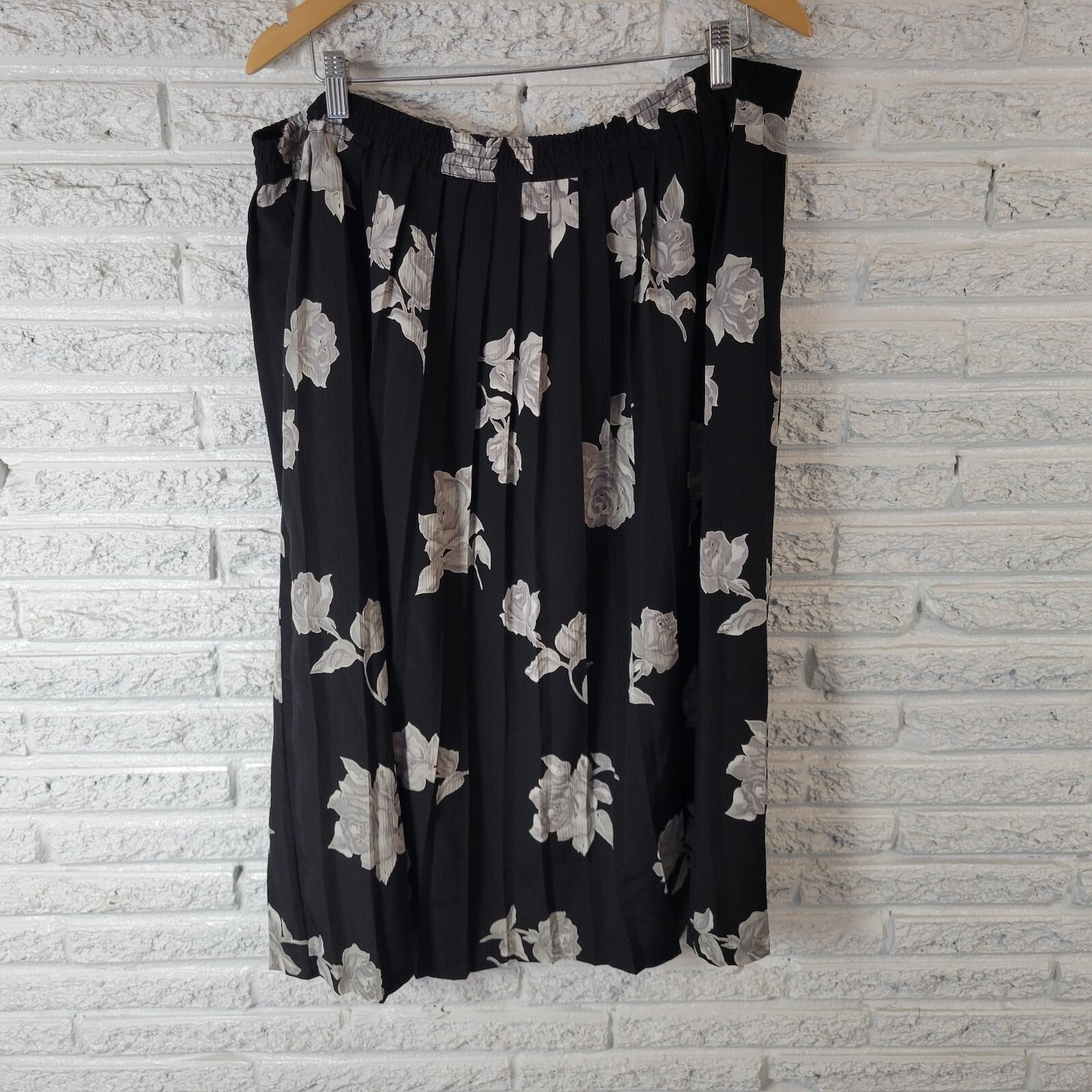 Alfred Dunner Women Skirt 22W Plus ALine Pull On Black Gray Floral Sheer Pleated