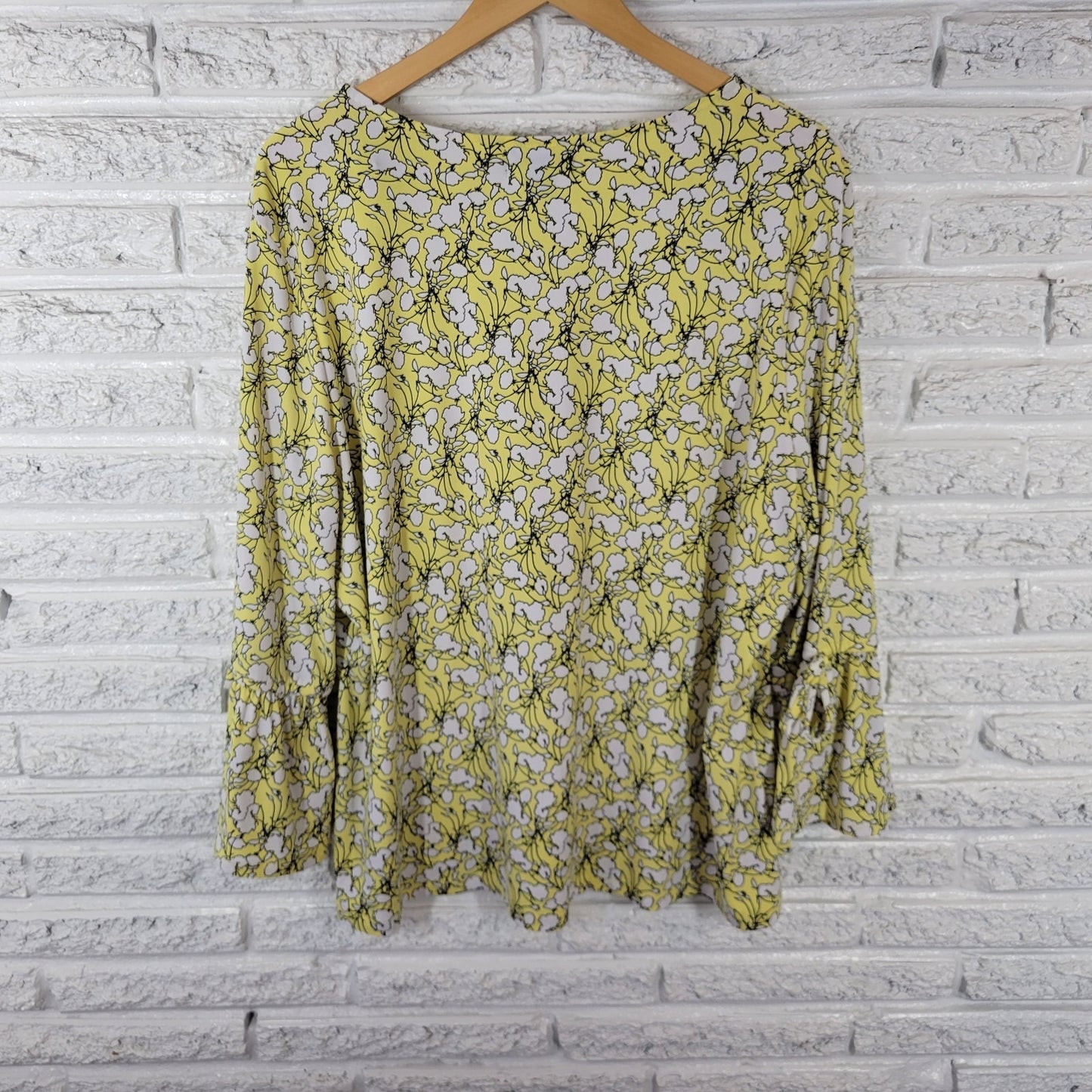 Liz Claiborne Womens Top XXL Plus 3/4 Bell Tied Sleeve Poly Blend Yellow Floral