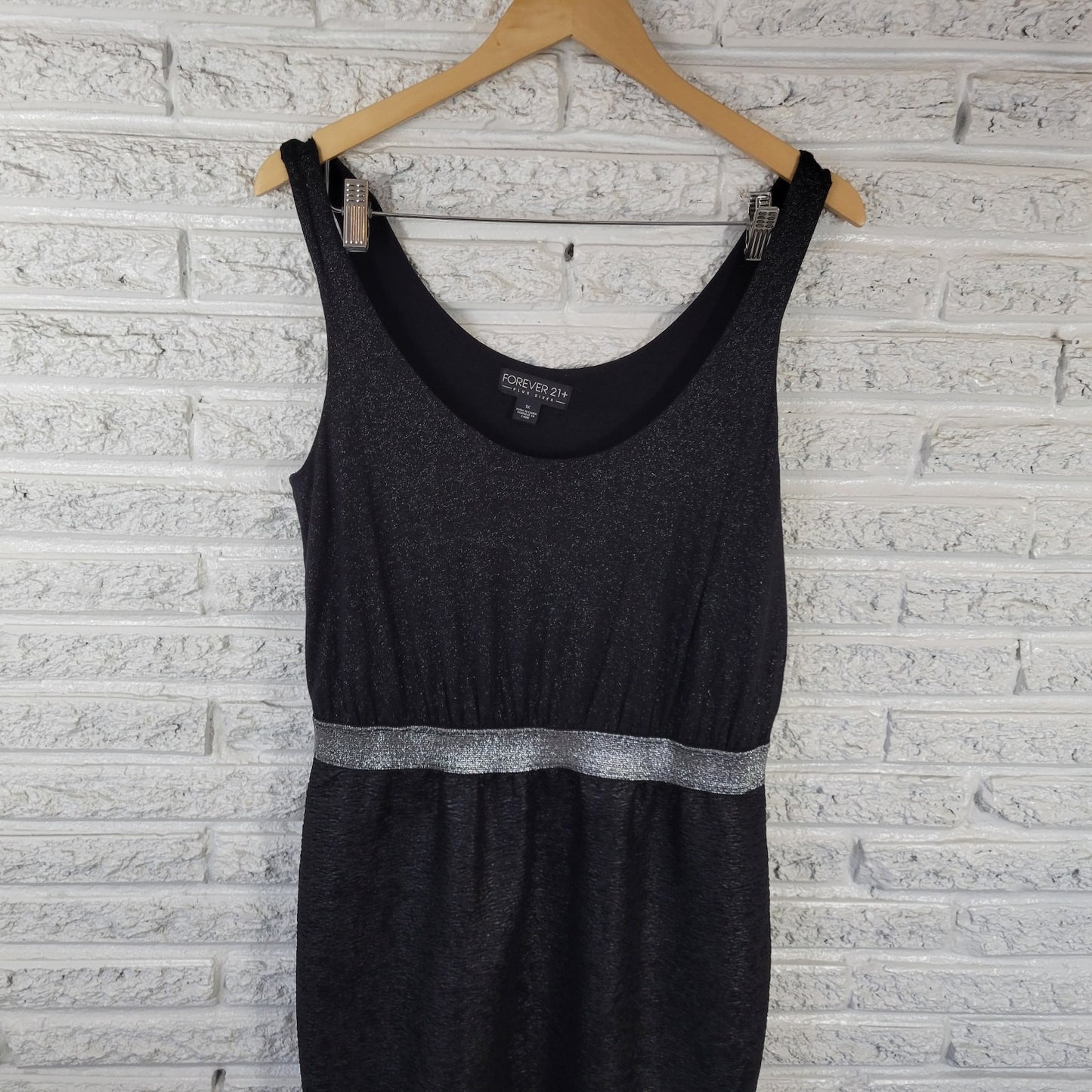 Forever 21 Dress 1X Mini Sleeveless Party Little Black Dress Metallic Sparkle