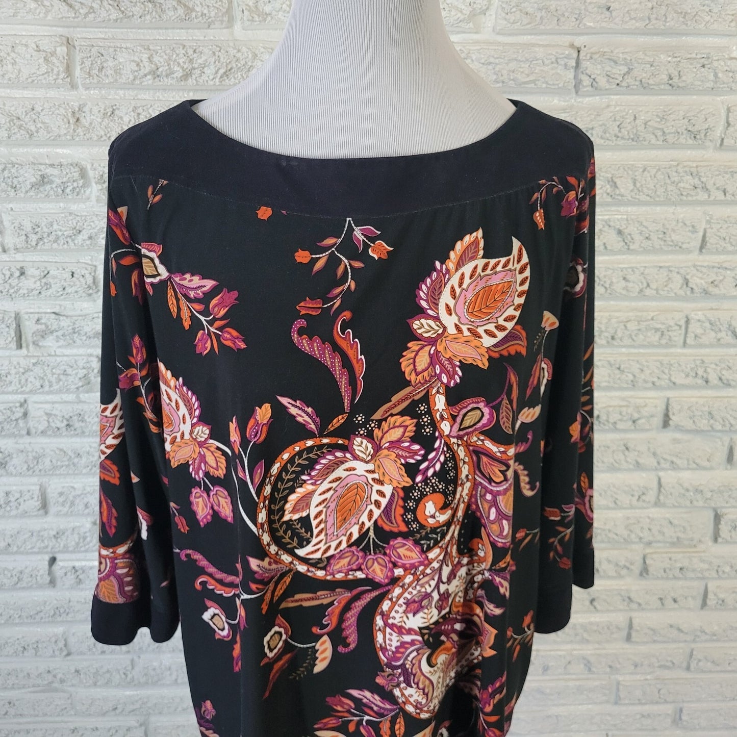 Style Co Womens Top 2X Plus 3/4 Sleeve Black Floral Velour Neckline Poly Blend