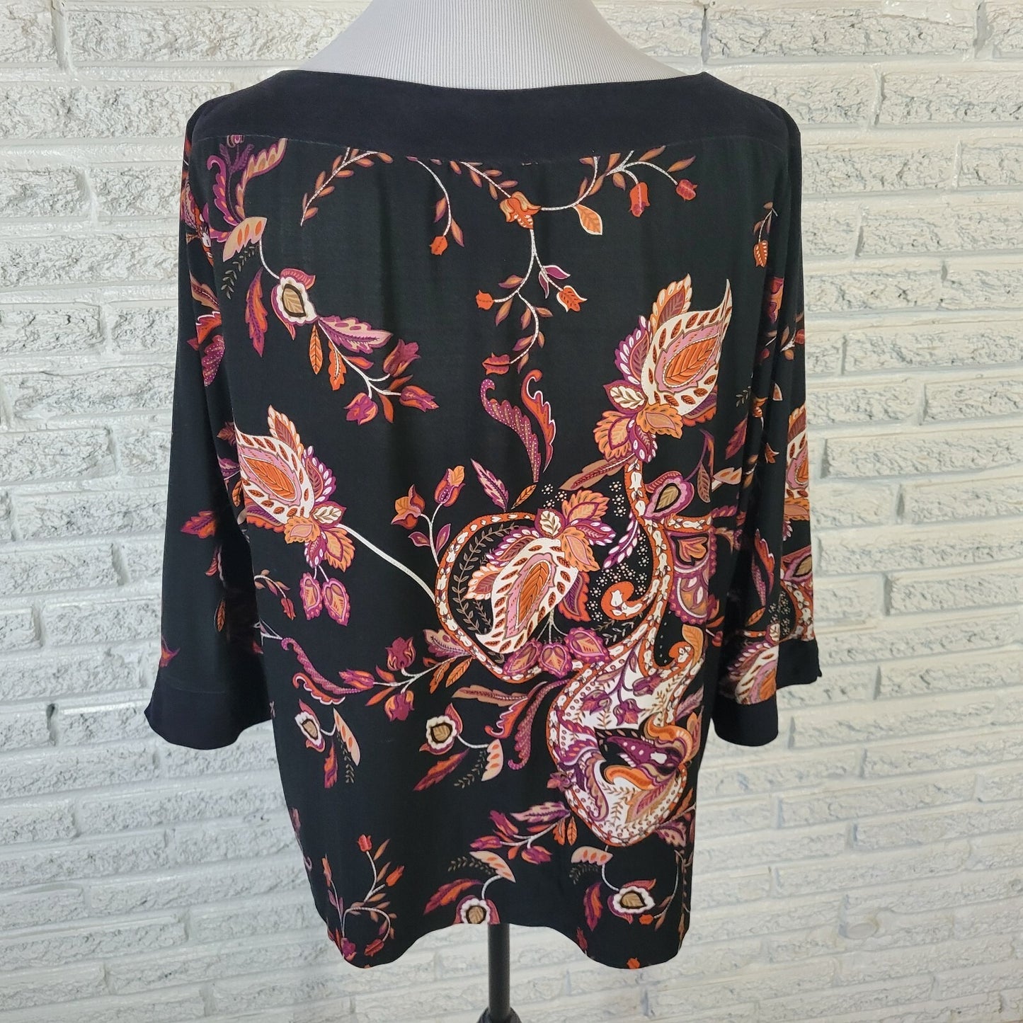 Style Co Womens Top 2X Plus 3/4 Sleeve Black Floral Velour Neckline Poly Blend
