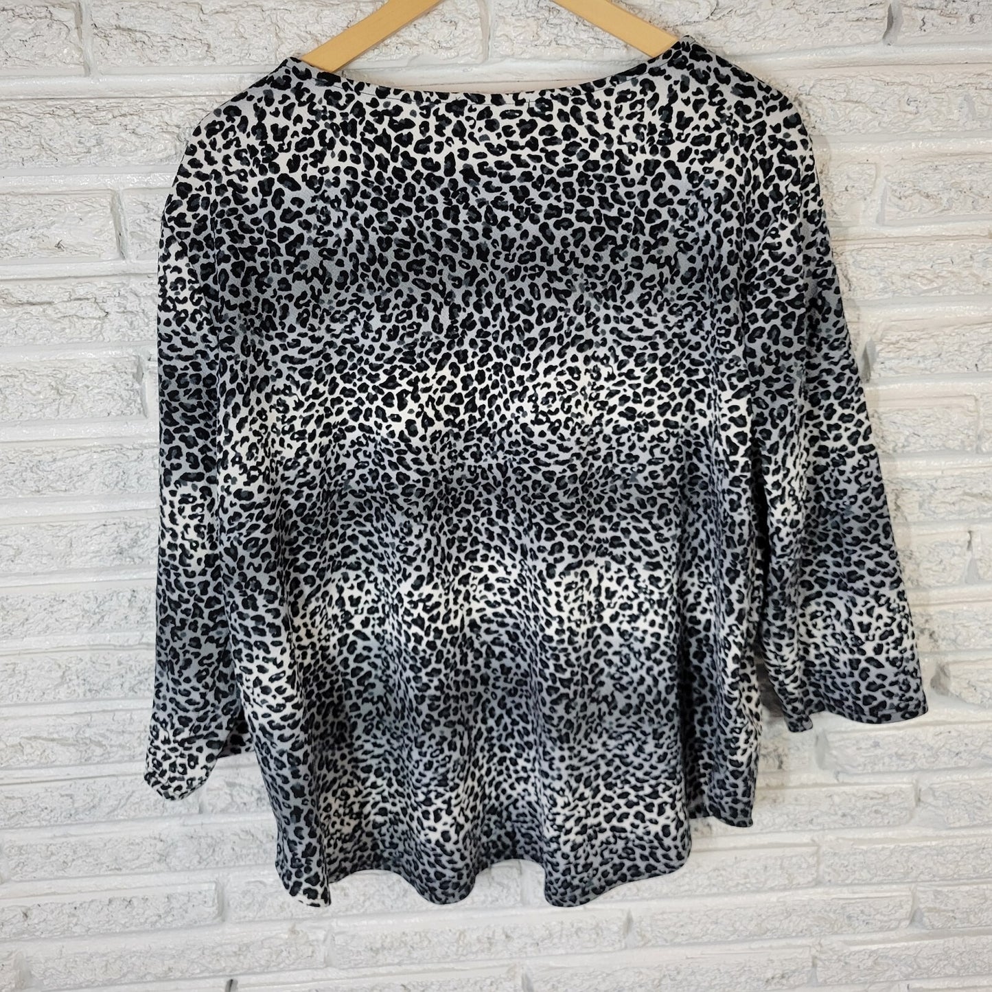 Green Envelope Womens Top 3X 3/4 Sleeve Knit Black Animal Poly Blend Print Zip