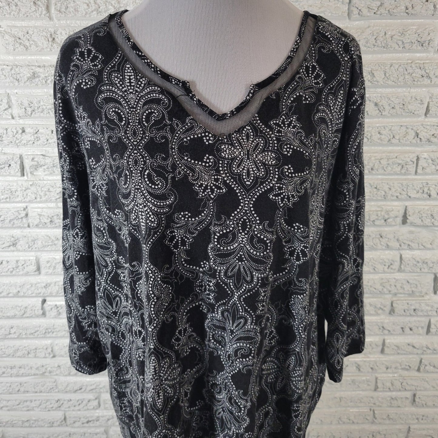 Catherines Womens Top 2X 22W 24W Plus Tunic Mesh Neckline Cotton Black Geometric