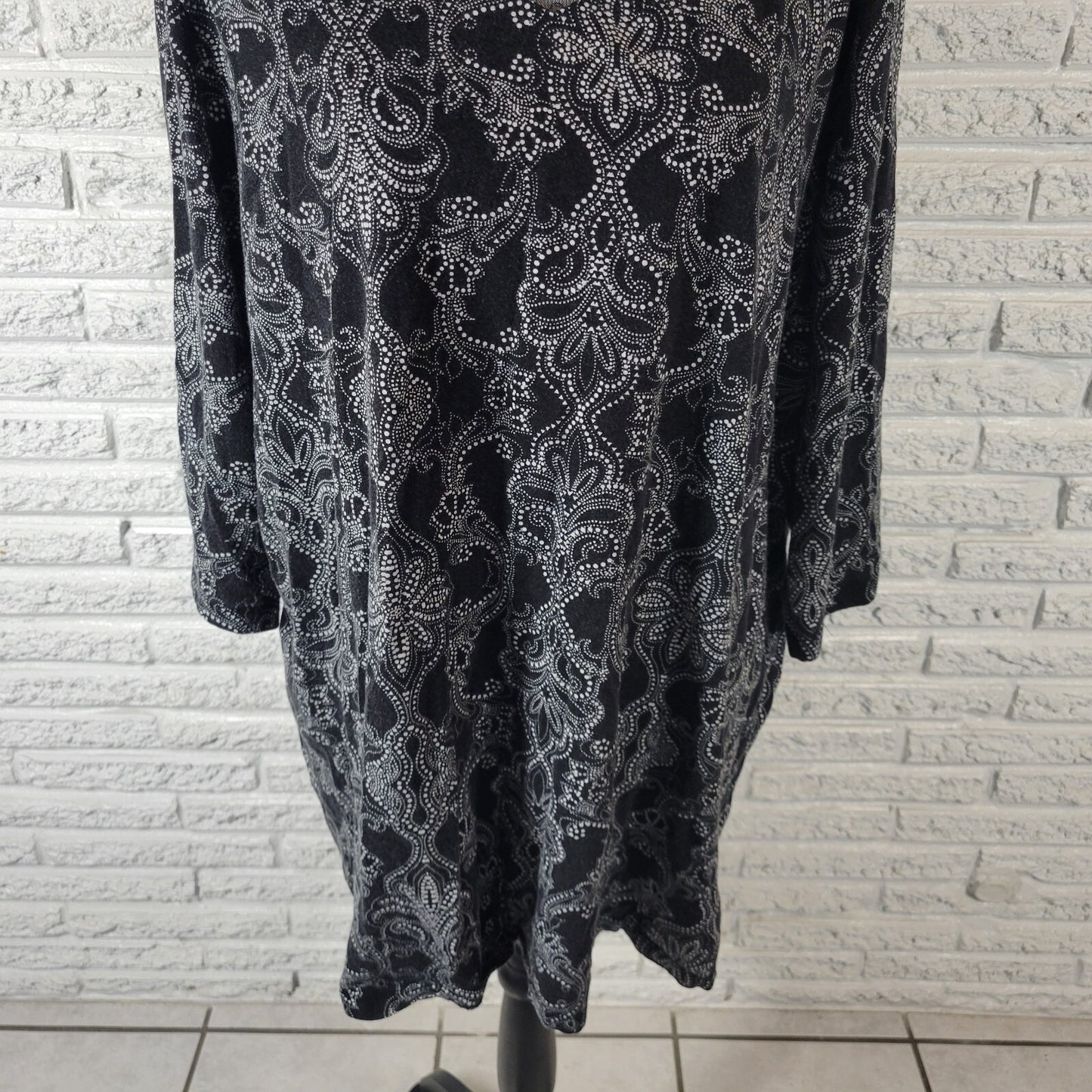 Catherines Womens Top 2X 22W 24W Plus Tunic Mesh Neckline Cotton Black Geometric