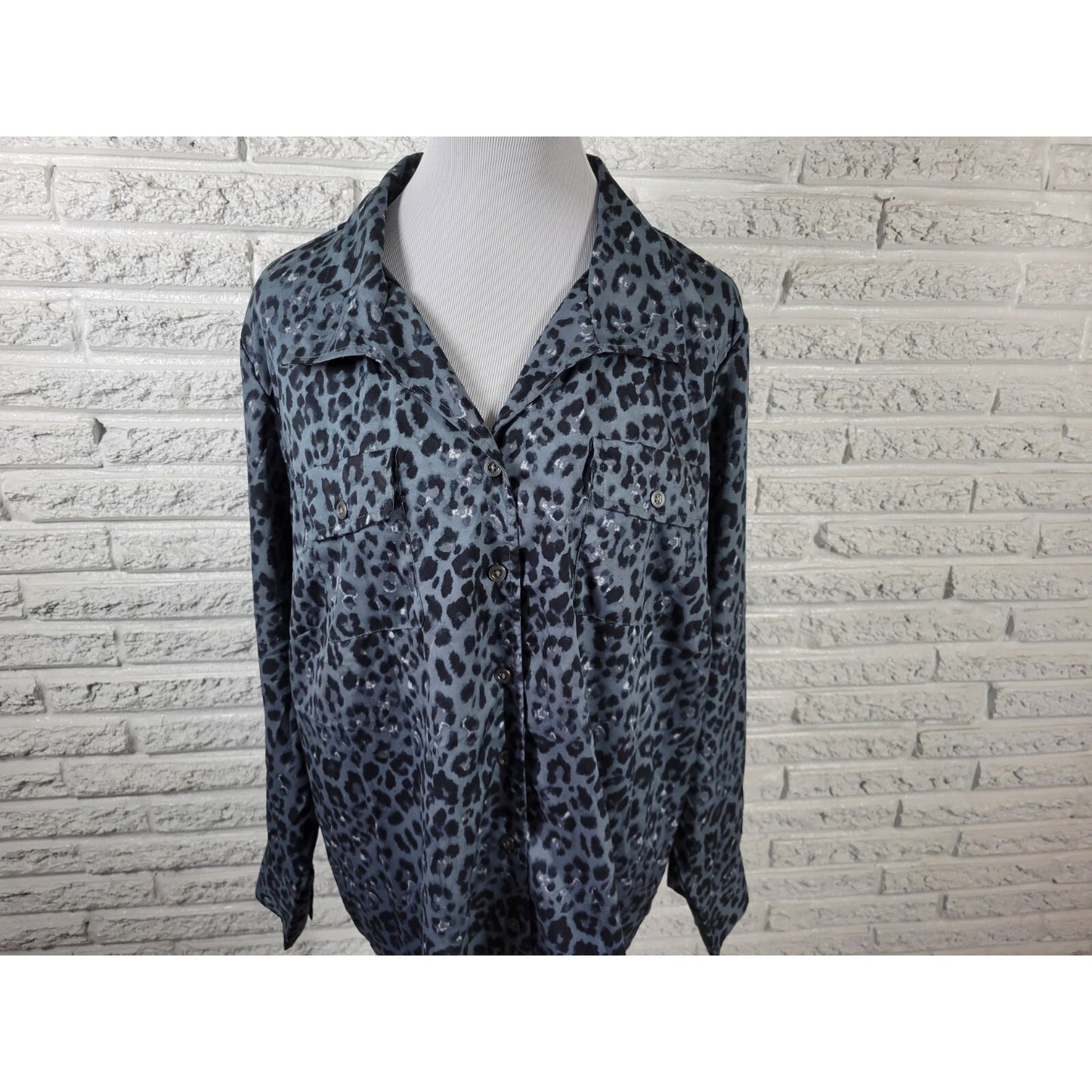 Gloria Vanderbilt Casuals Womens Top 2X Long Sleeve Blue Animal Print Pockets