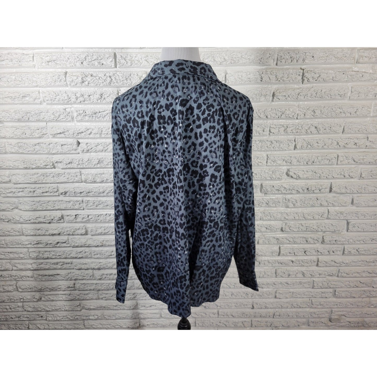 Gloria Vanderbilt Casuals Womens Top 2X Long Sleeve Blue Animal Print Pockets