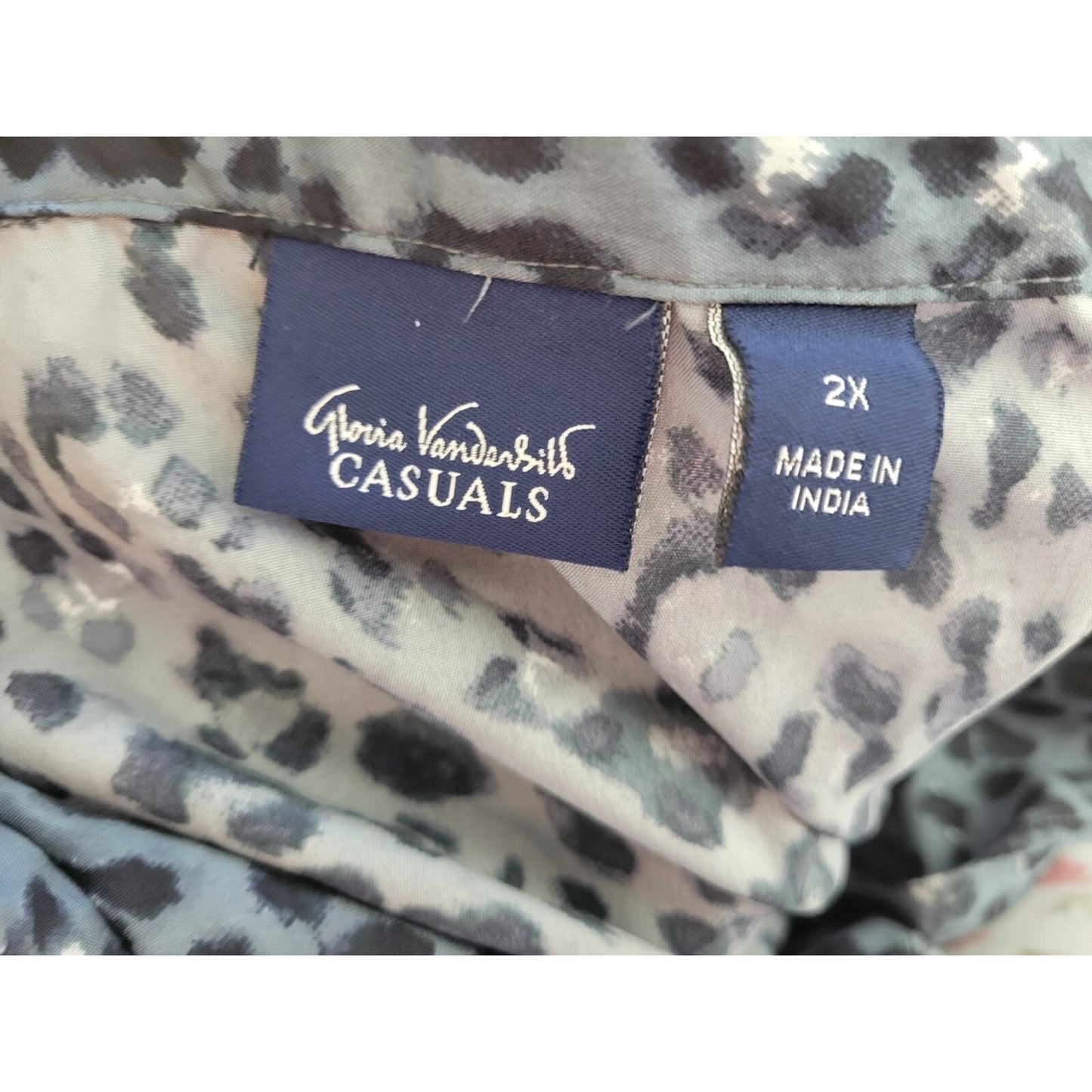 Gloria Vanderbilt Casuals Womens Top 2X Long Sleeve Blue Animal Print Pockets