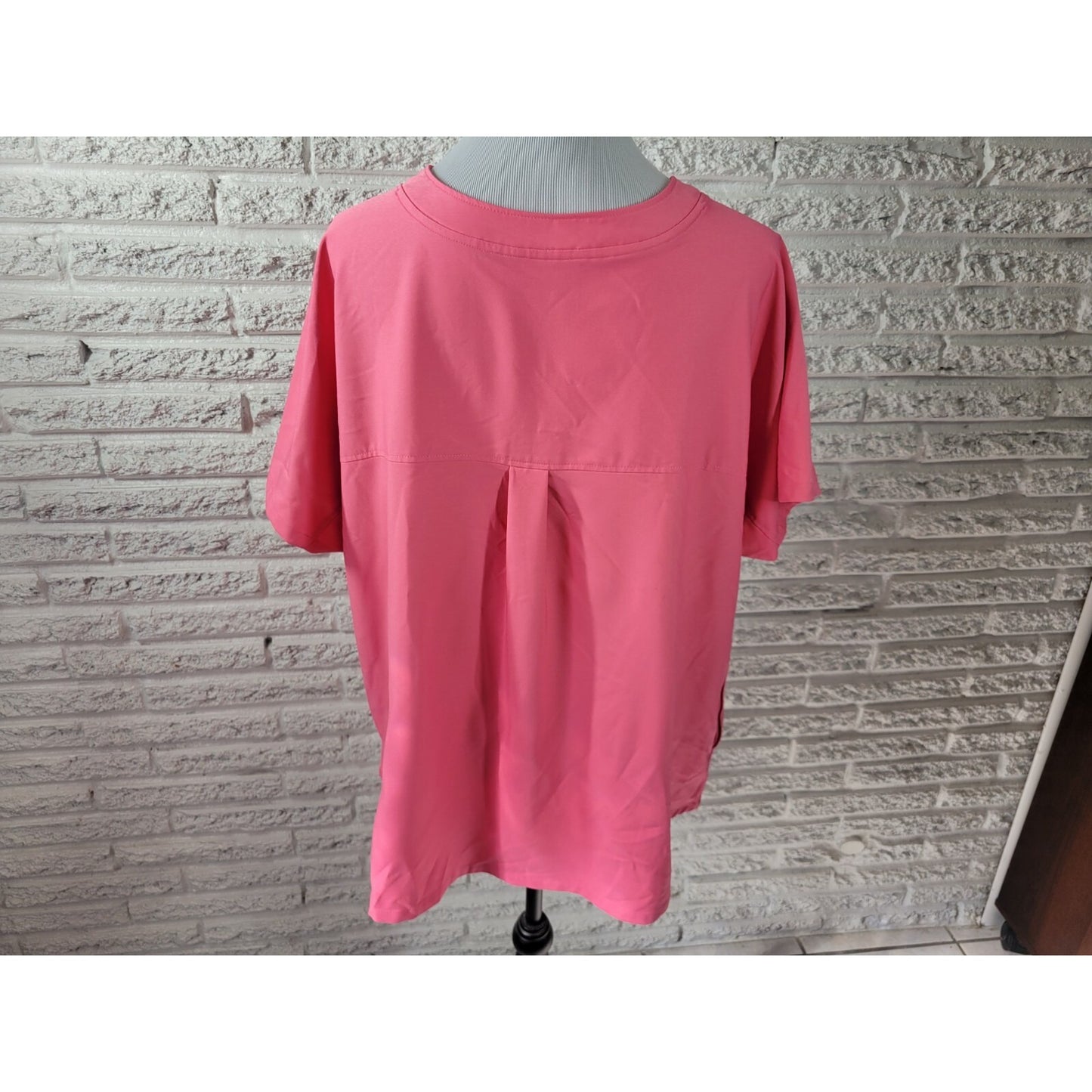 Cuddl Duds Climate Right Scrub Top 3X Plus Short Sleeve Pink Pockets Poly Blend