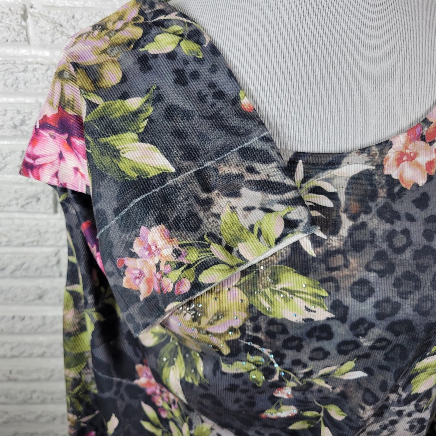 Time Tru Womens Top XXL 20 Plus 3/4 Sleeve Green Floral Poly Blend Rhinestones