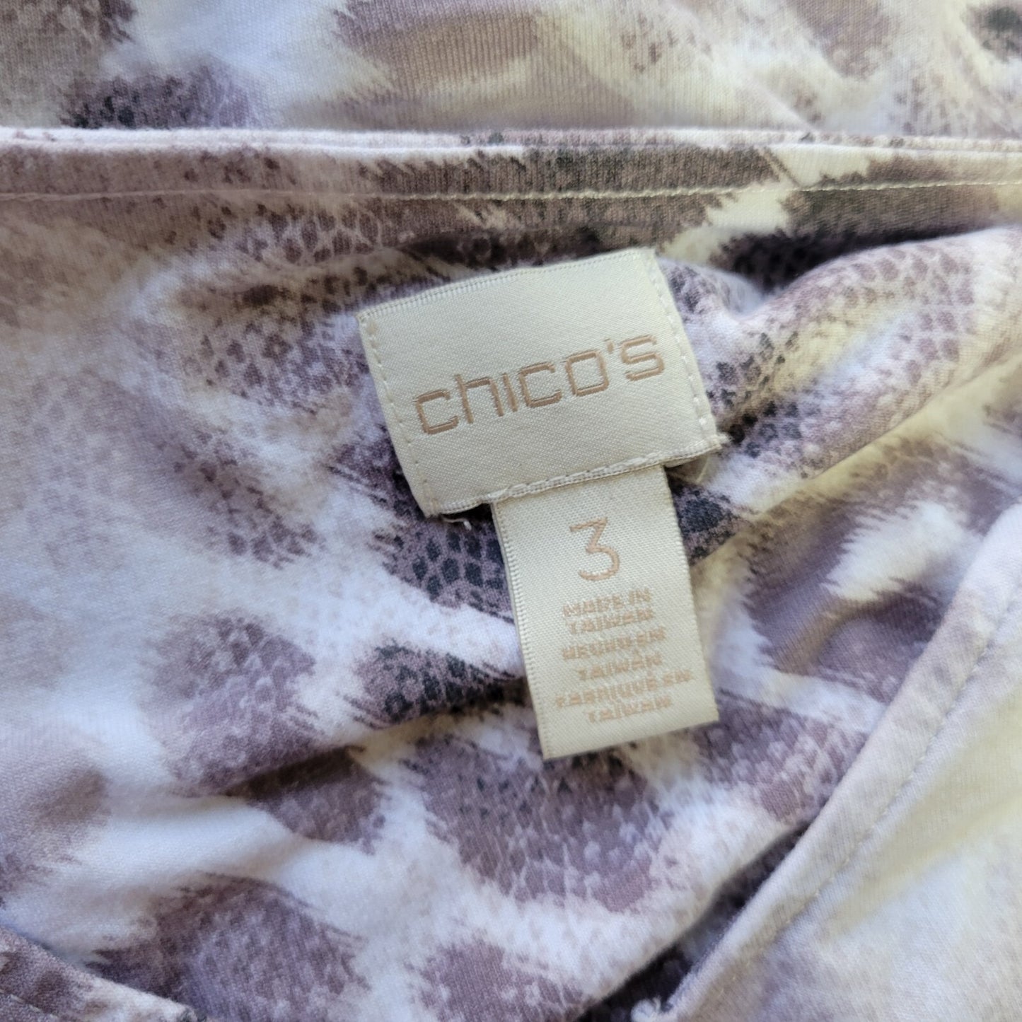 Chicos Womens Top 3 Standard XL Long Sleeve Gray White Animal Print Lightweight