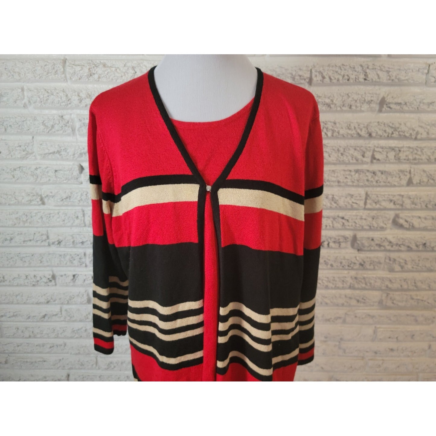 Sag Harbor Women Sweater 2X Plus Long Sleeve Red Stripe Clasp Closure Office