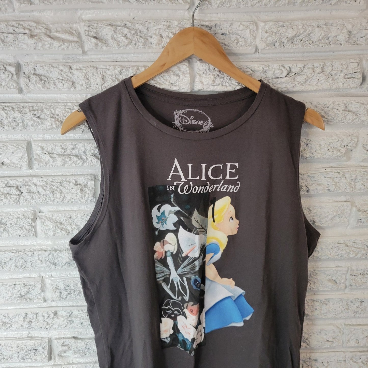 Disney Alice in Wonderland Womens Top XXL Plus Tee Sleeveless Green Cotton Blend