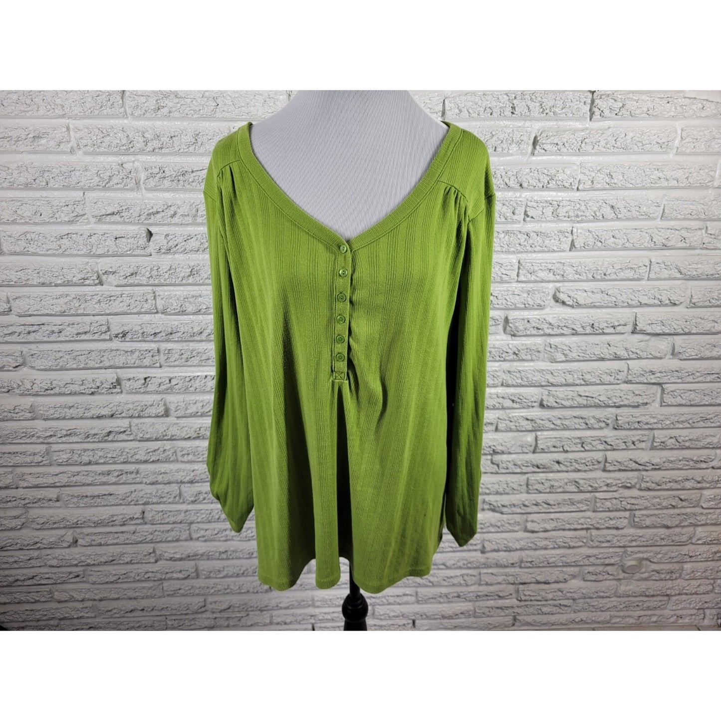 Fashion Bug Womens Top 2X Plus Long Roll Tab Sleeve Green Casual Quarter Button